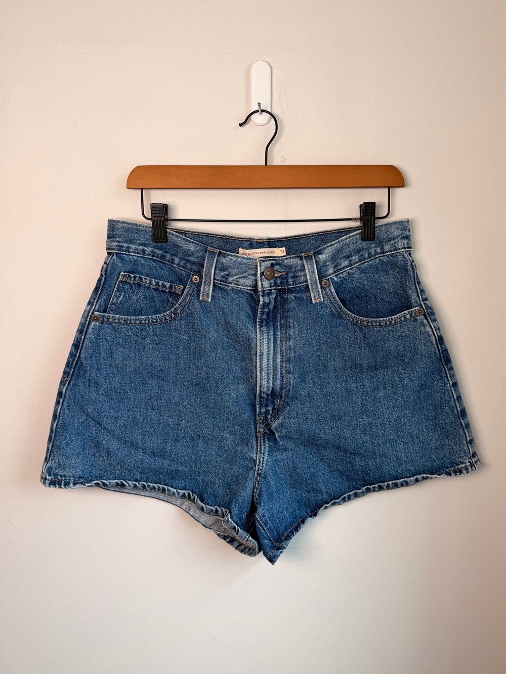 Levi’s High Waisted Mom Short - 100% Cotton - Picture 4 of 10